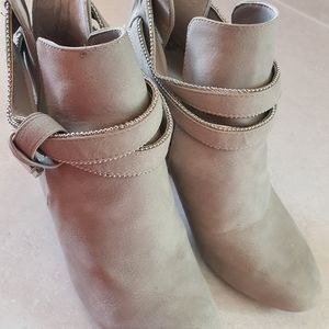 Jennifer Lopez Ankle boots